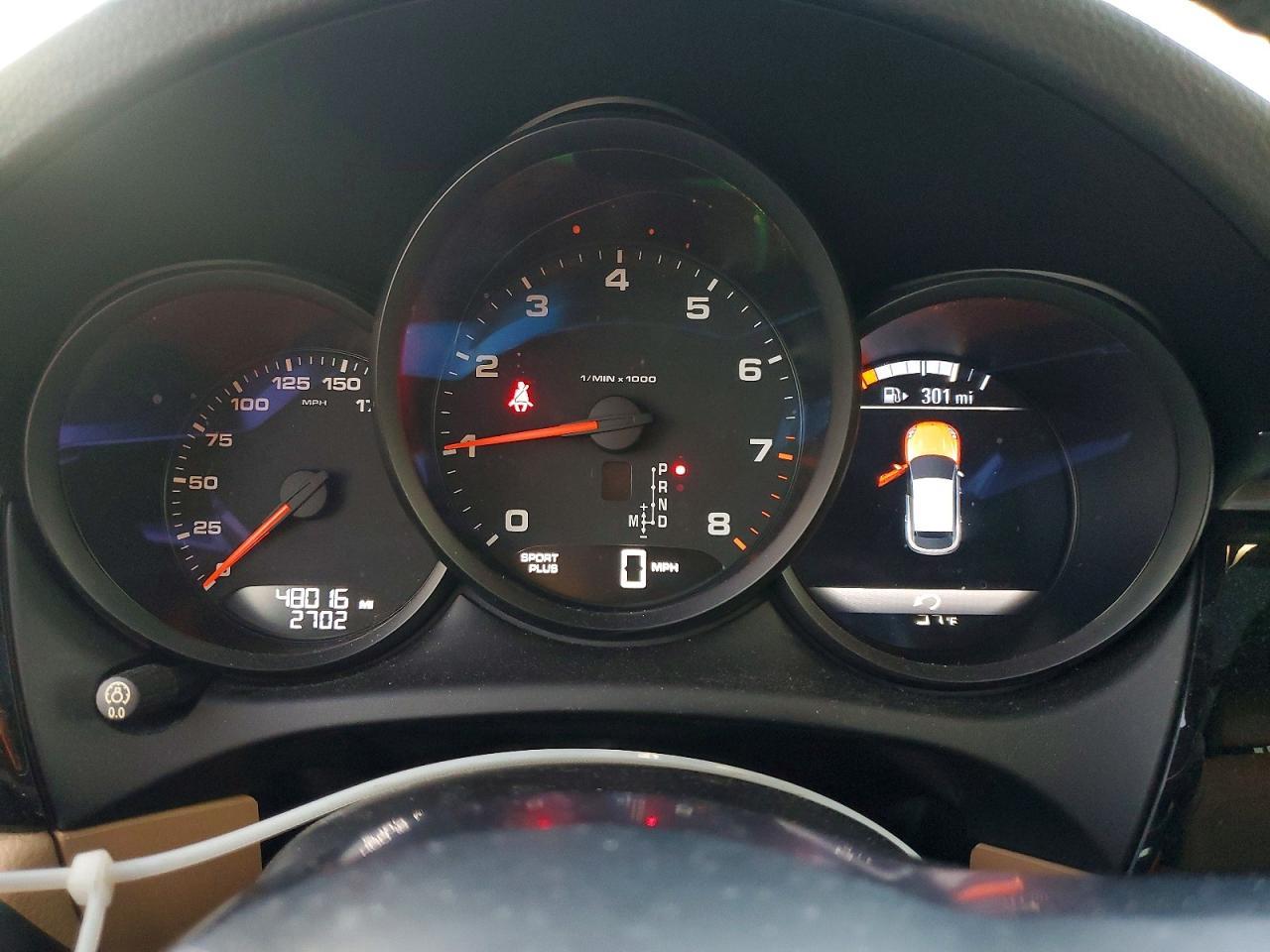 2018 PORSCHE Macan