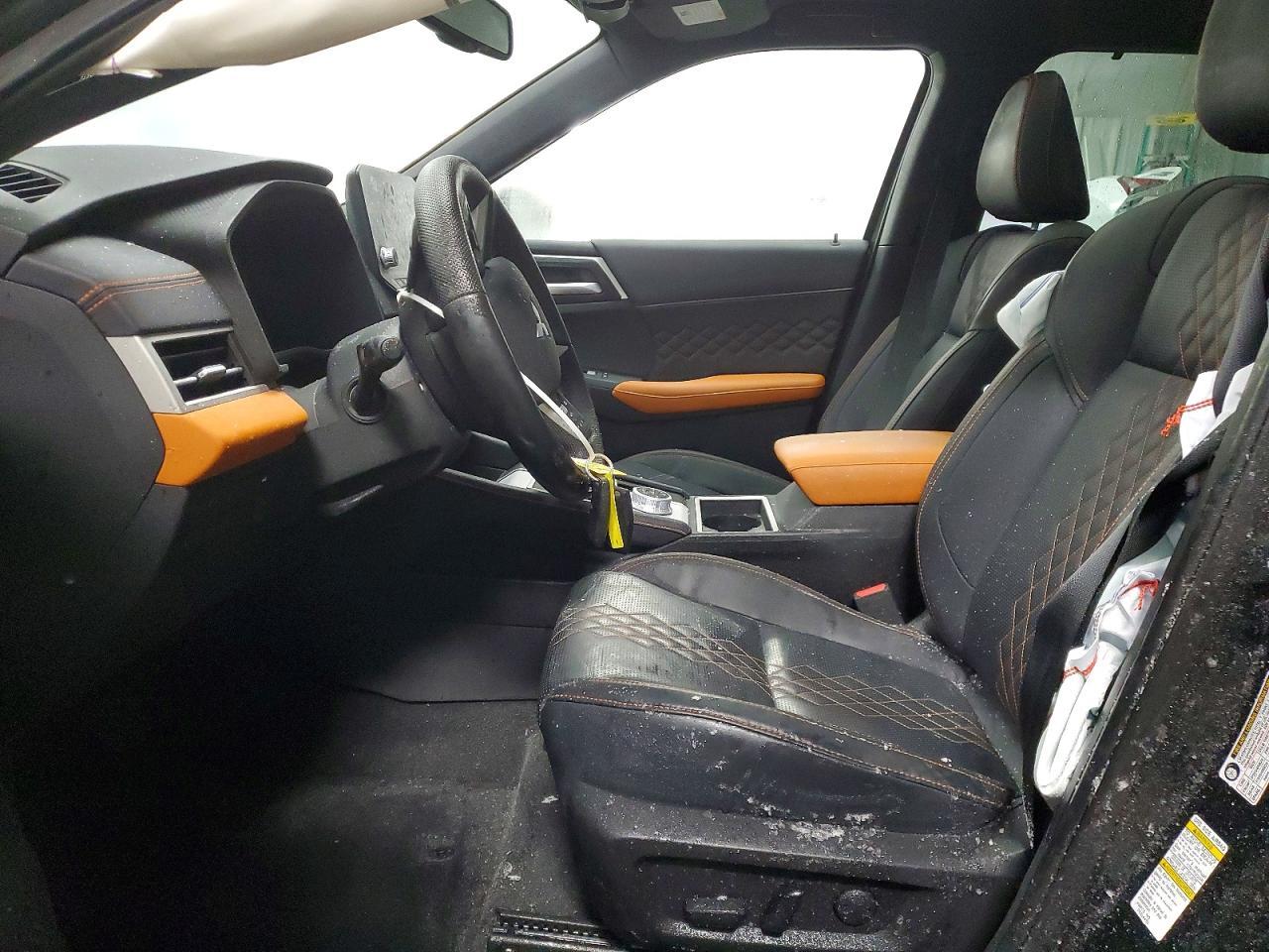 2023 MITSUBISHI outlander