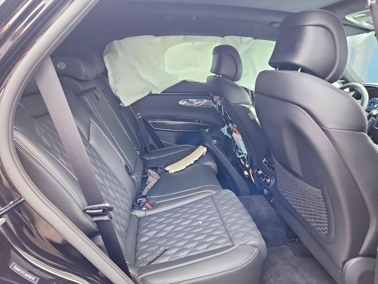 2024 GENESIS GV70