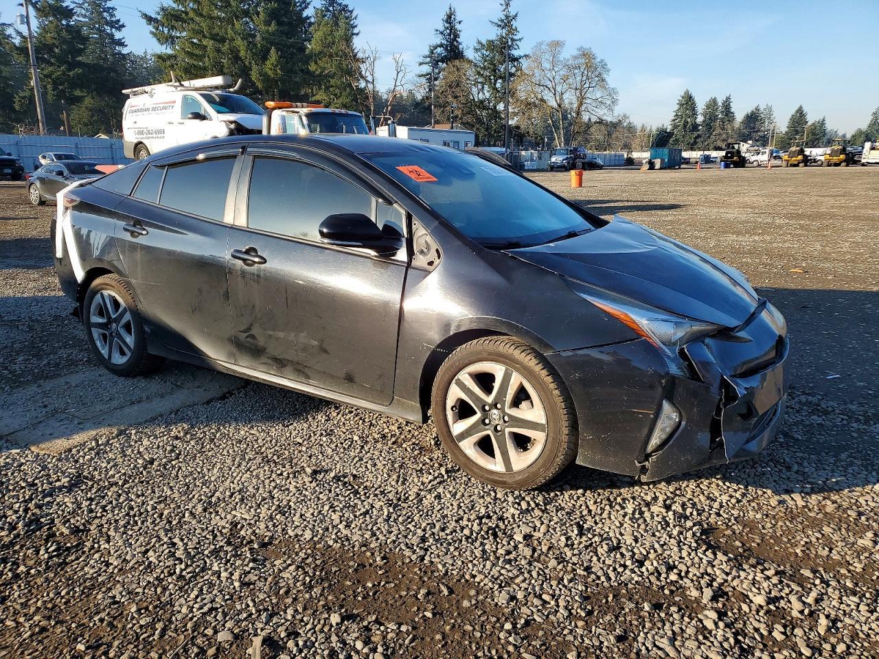 2016 TOYOTA PRIUS