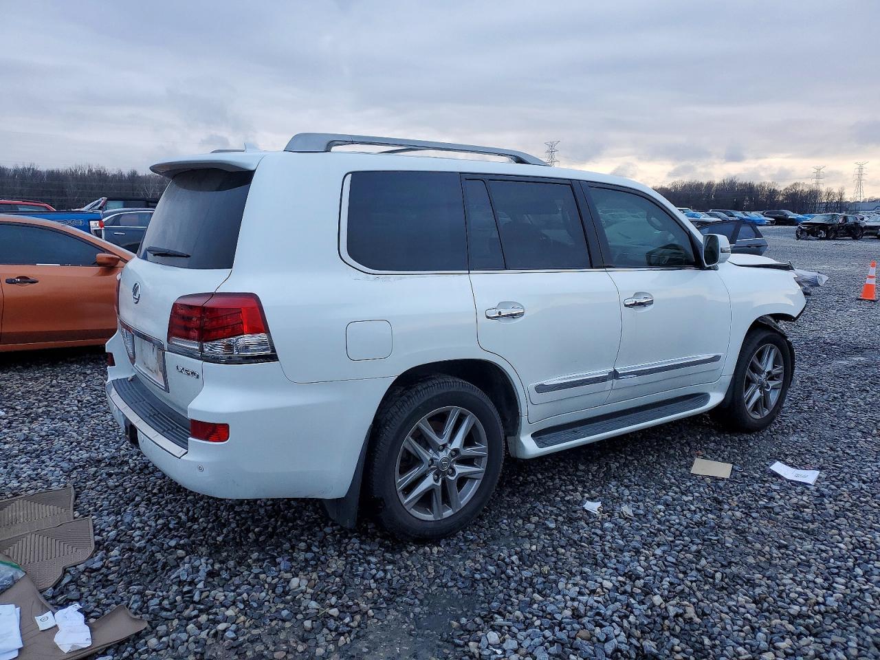 2015 LEXUS LX 570