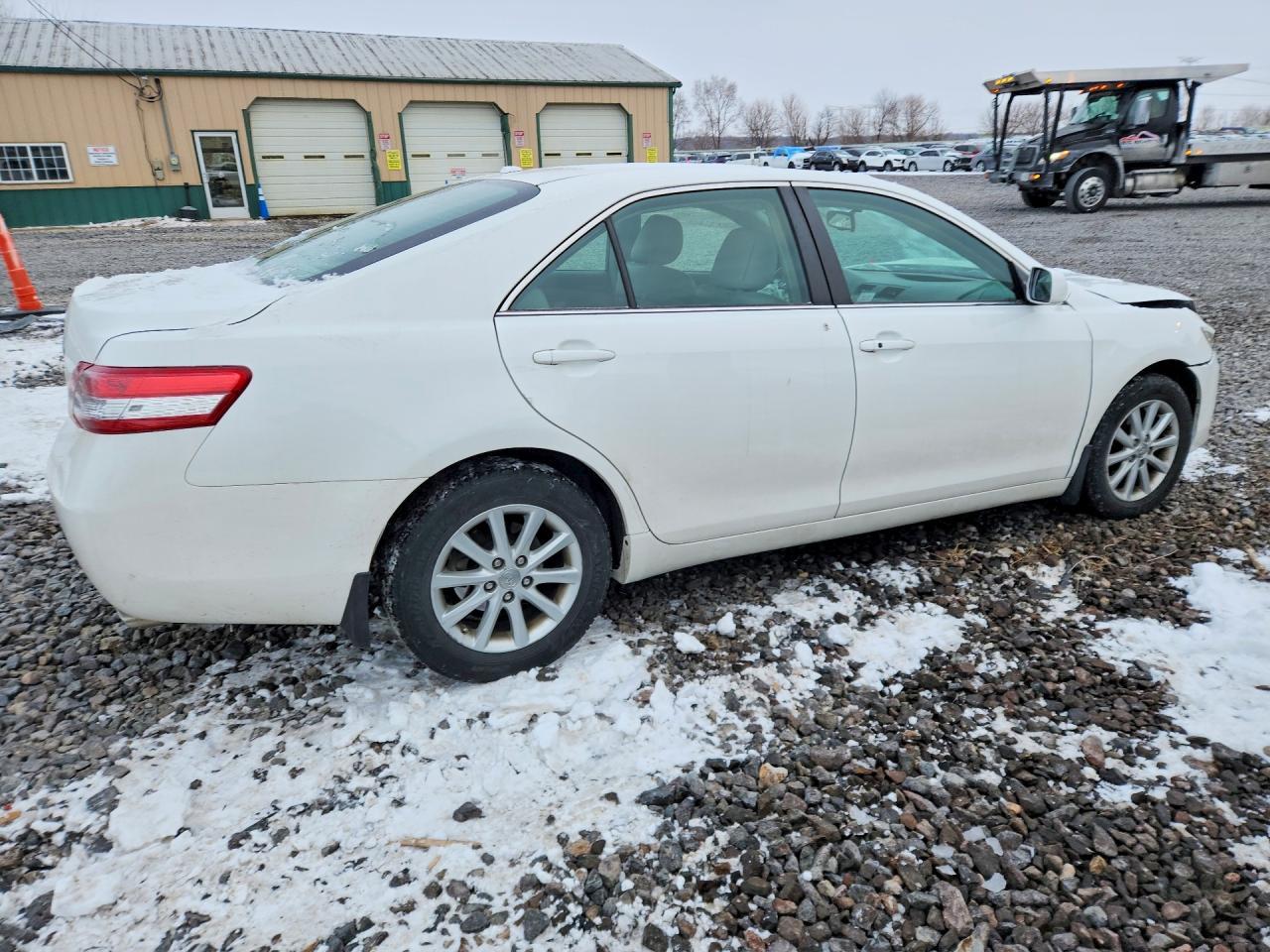 2011 TOYOTA CAMRY
