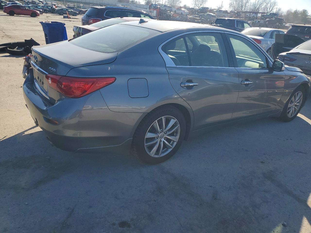 2015 INFINITI Q50