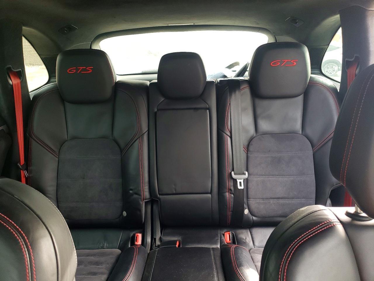 2017 PORSCHE CAYENNE