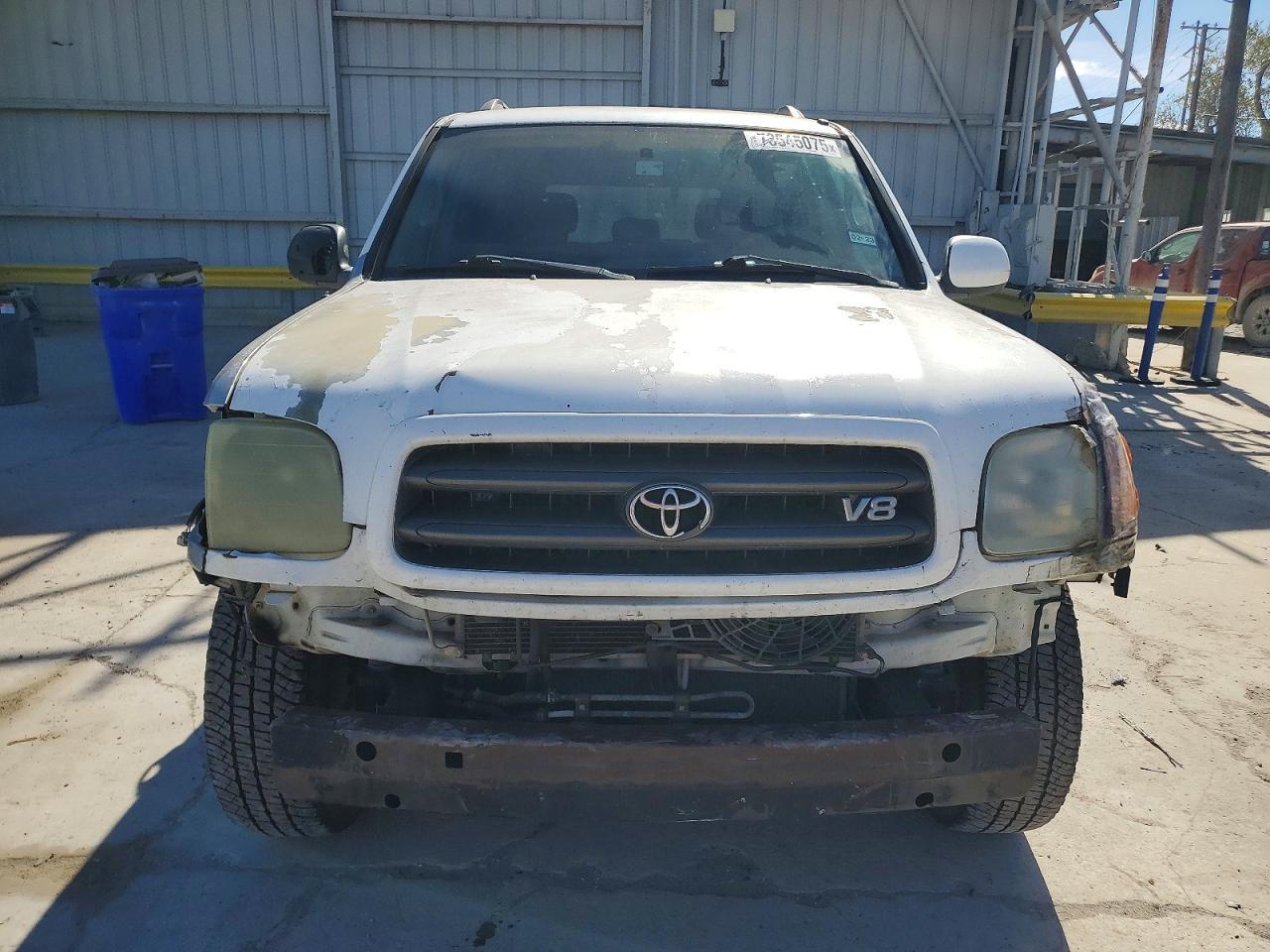 2004 TOYOTA Sequoia