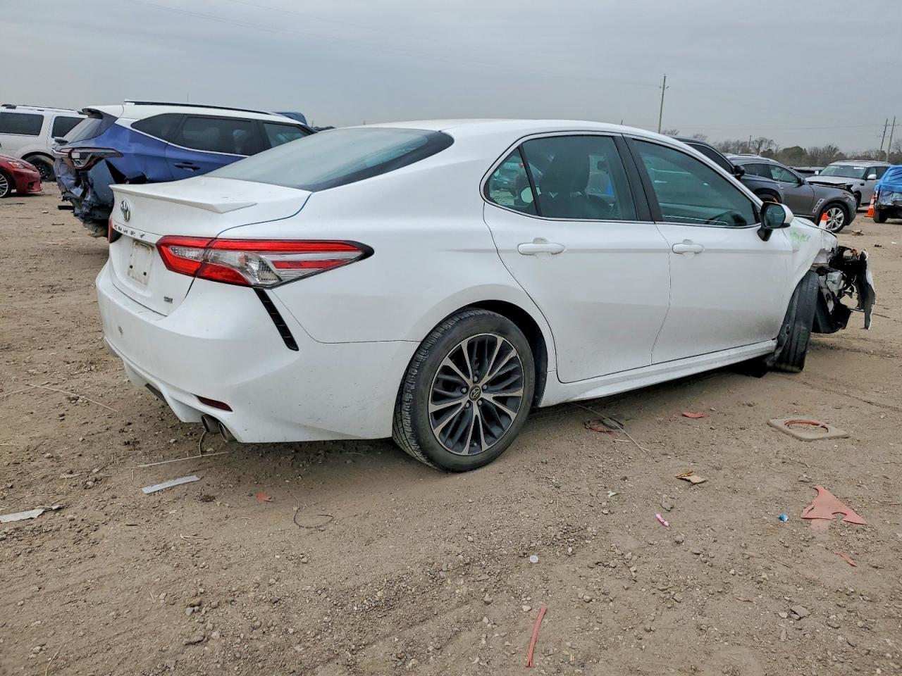 2018 TOYOTA CAMRY