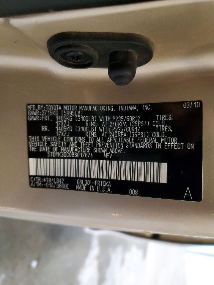 2011 TOYOTA SIENNA