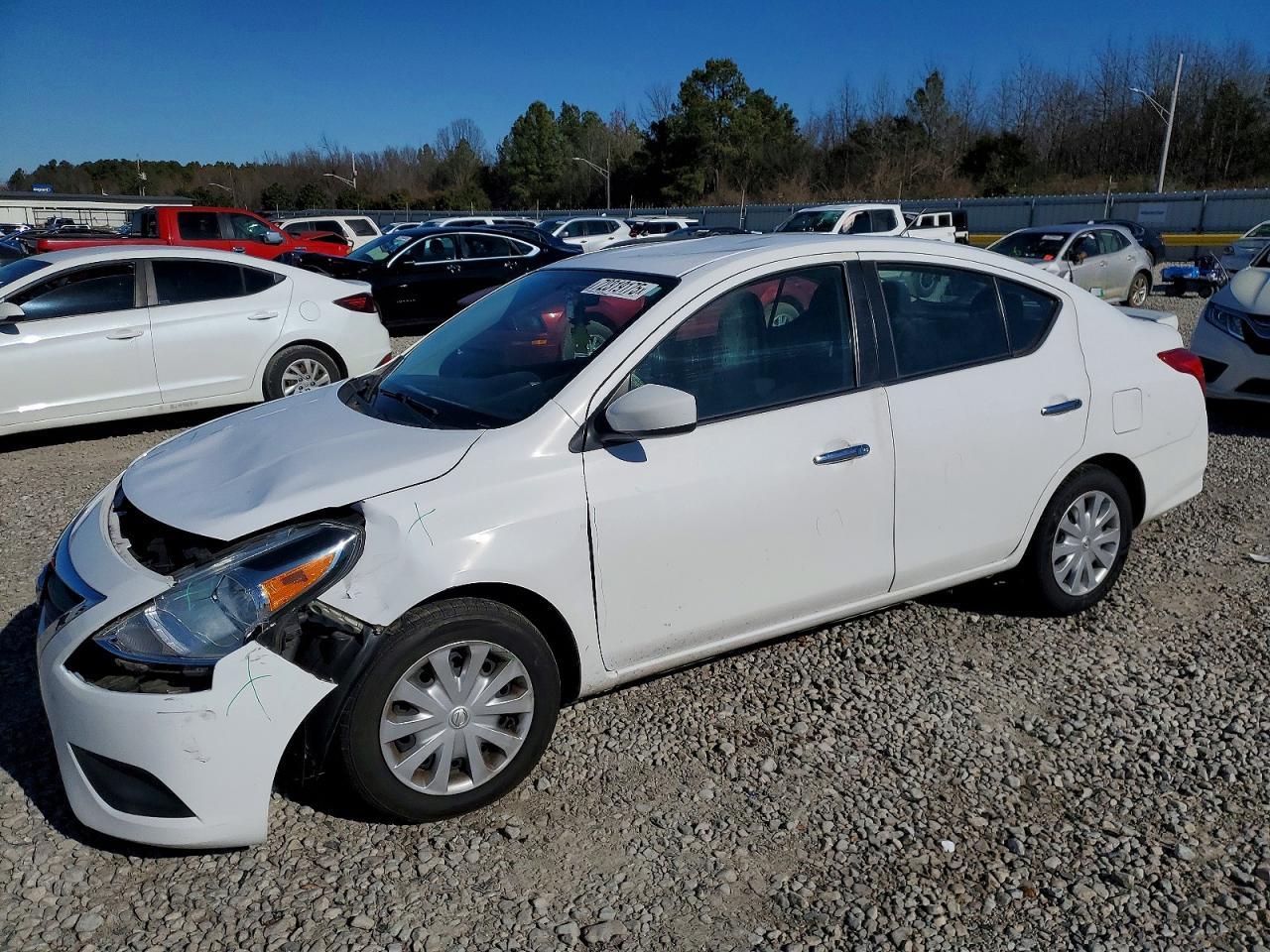 2019 NISSAN VERSA