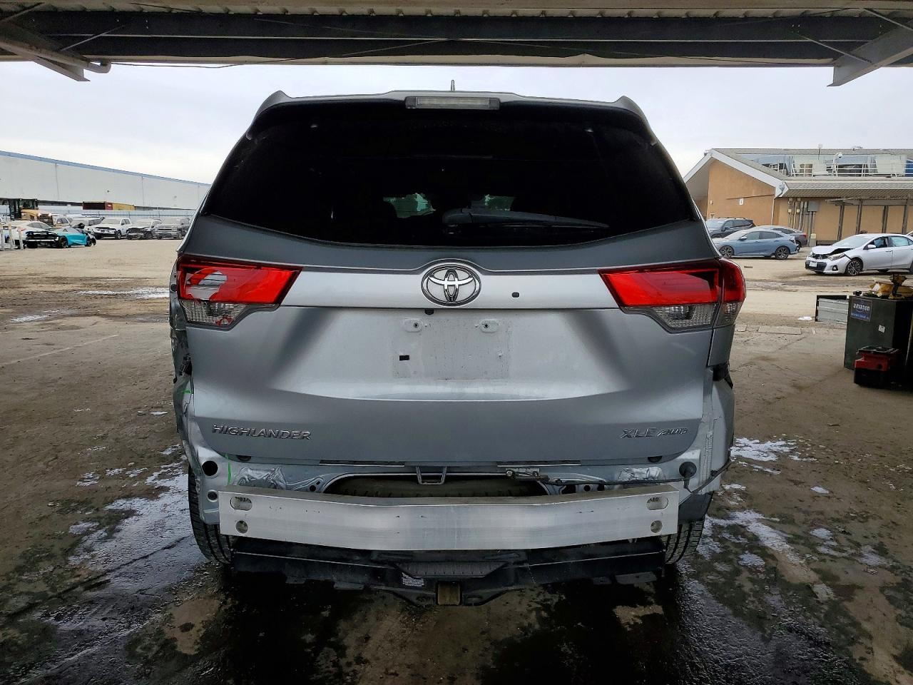 2018 TOYOTA HIGHLANDER