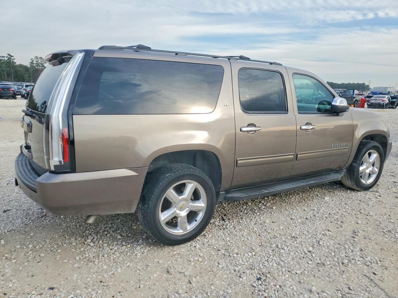 2013 CHEVROLET Suburban