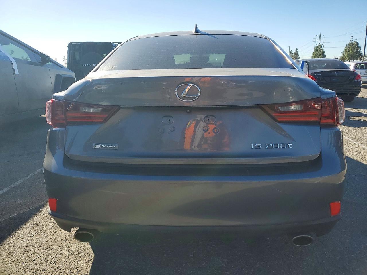 2016 LEXUS IS 200t