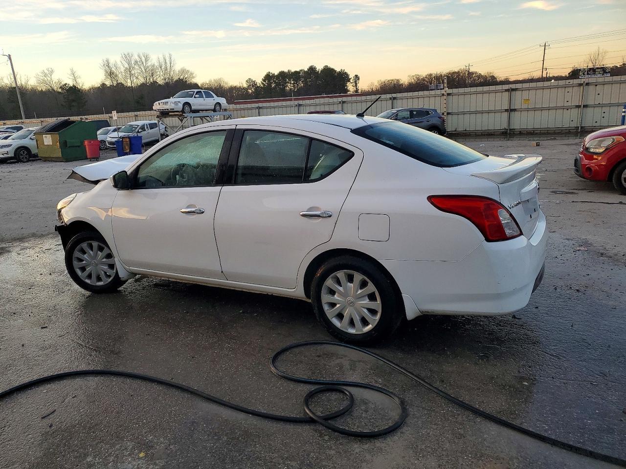 2016 NISSAN VERSA