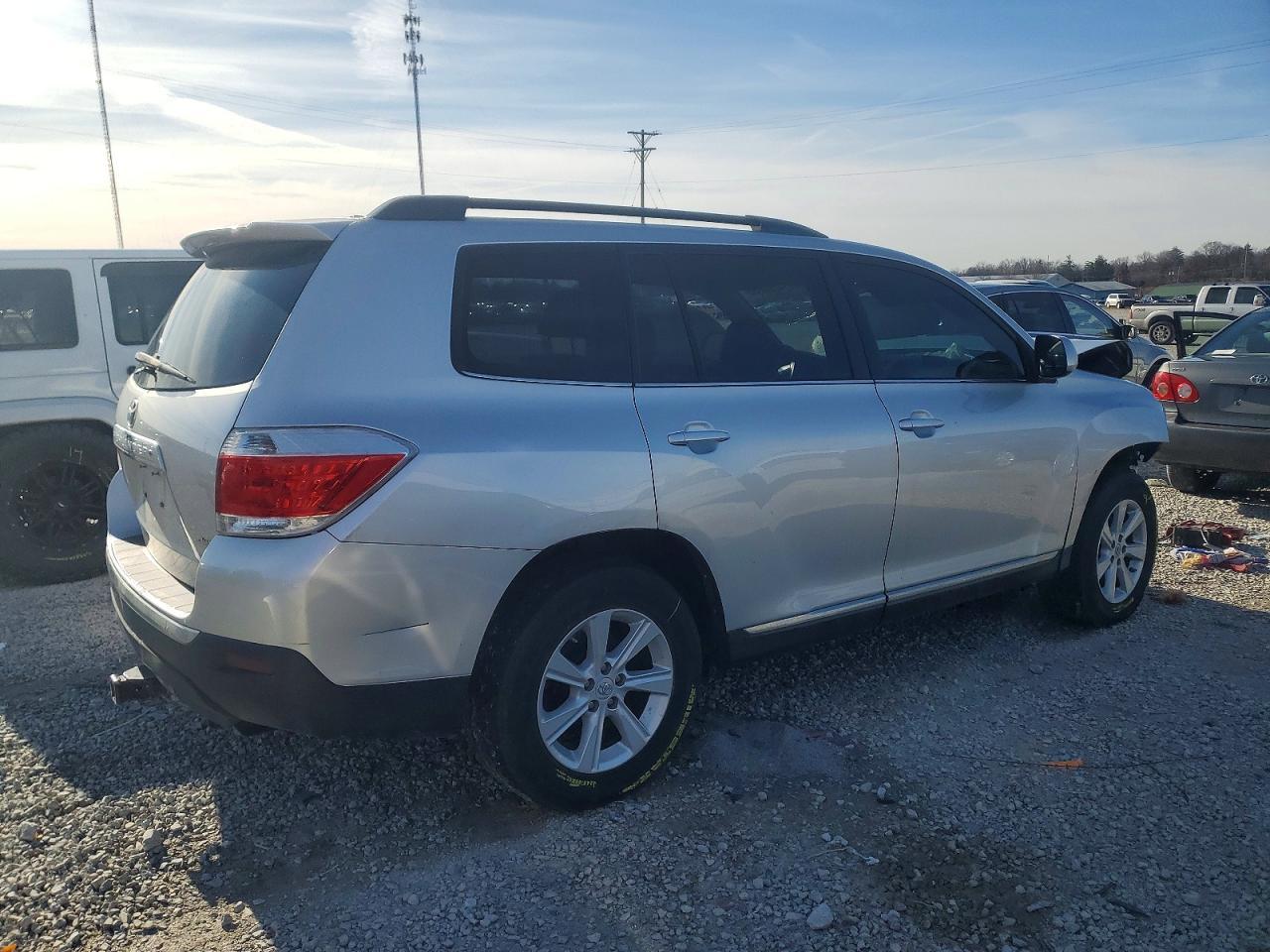 2011 TOYOTA HIGHLANDER