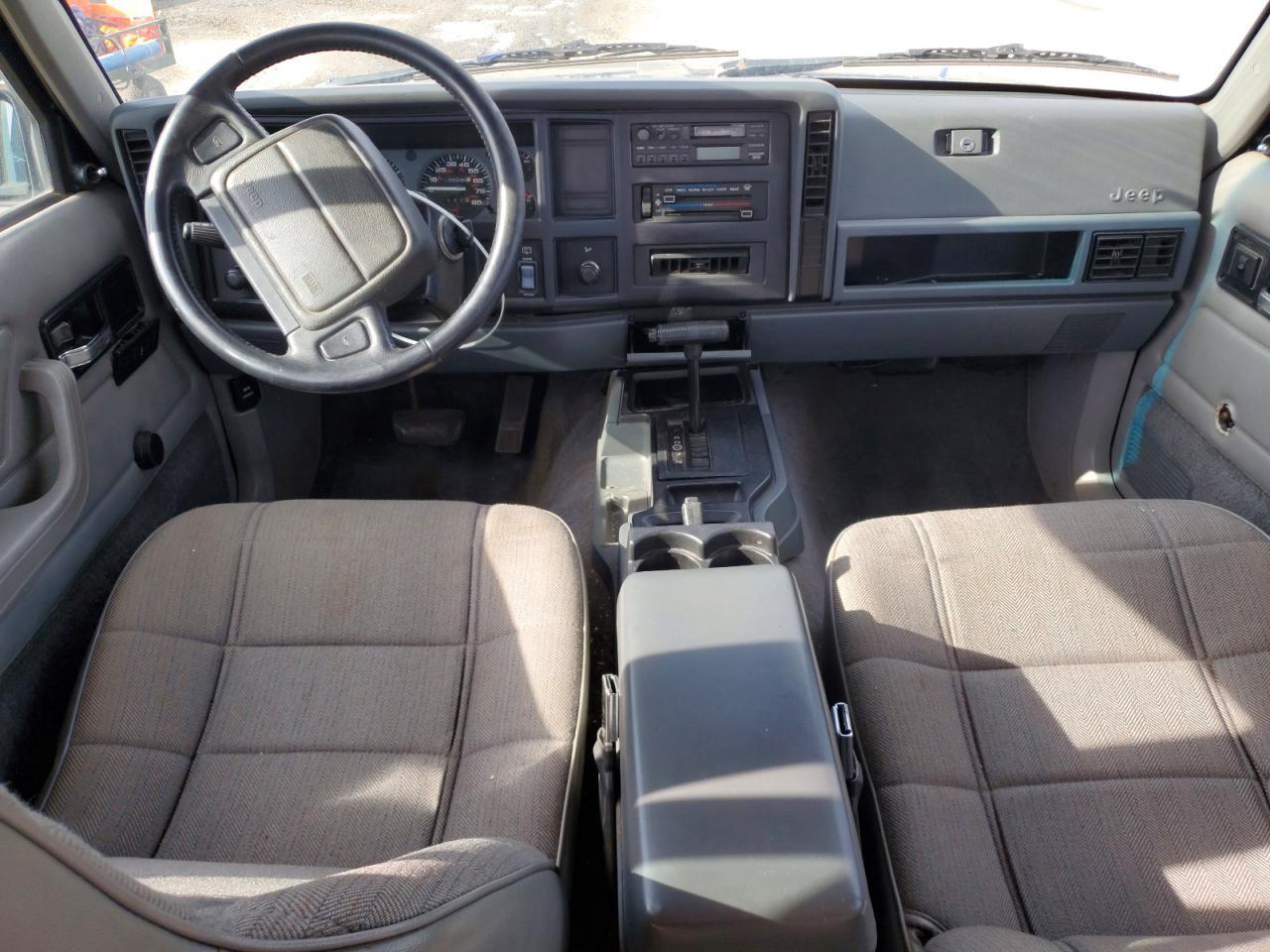 1995 JEEP Cher Se