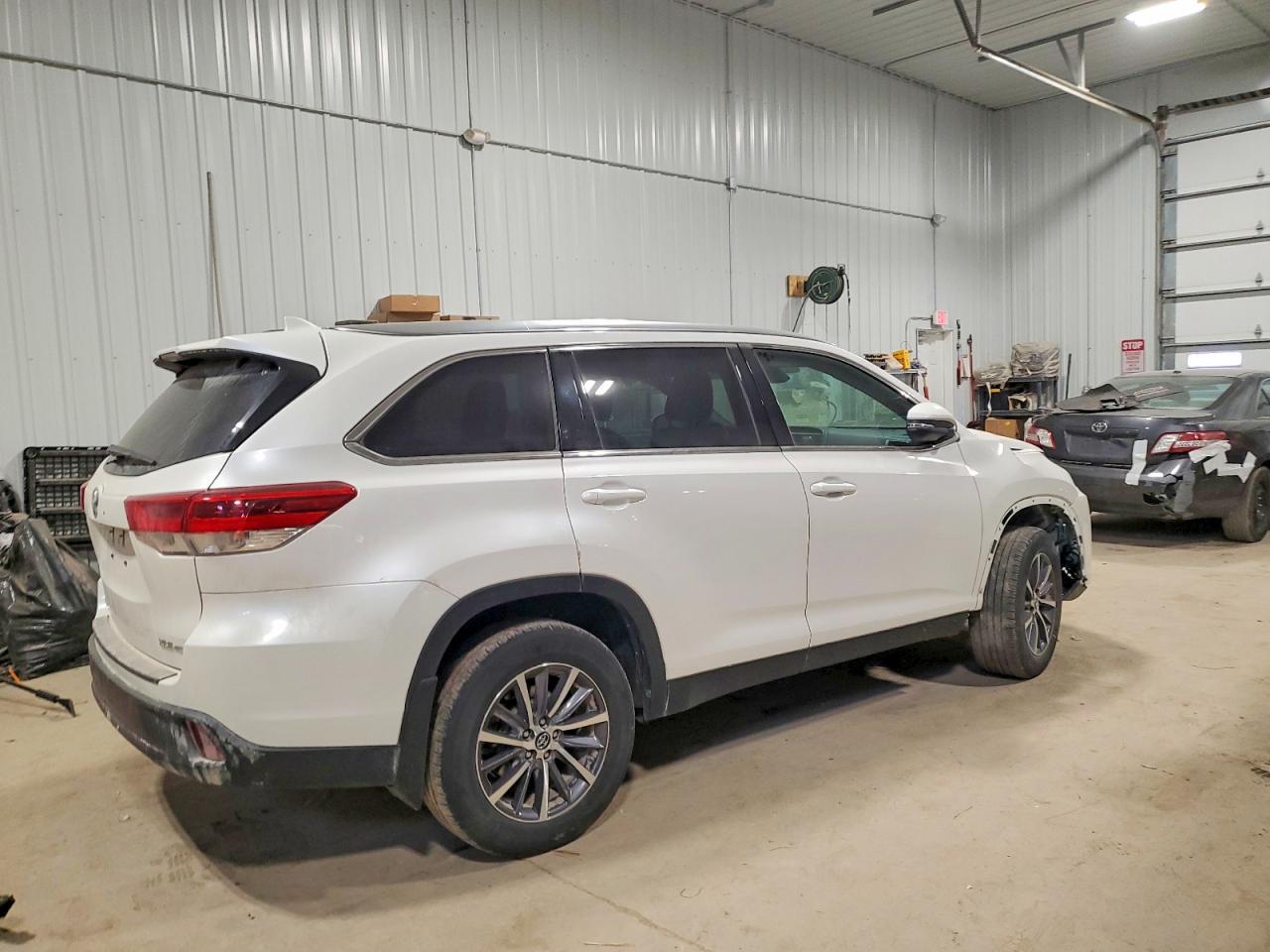 2019 TOYOTA HIGHLANDER