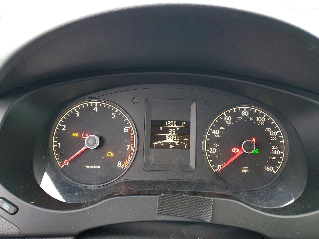 2011 VOLKSWAGEN JETTA