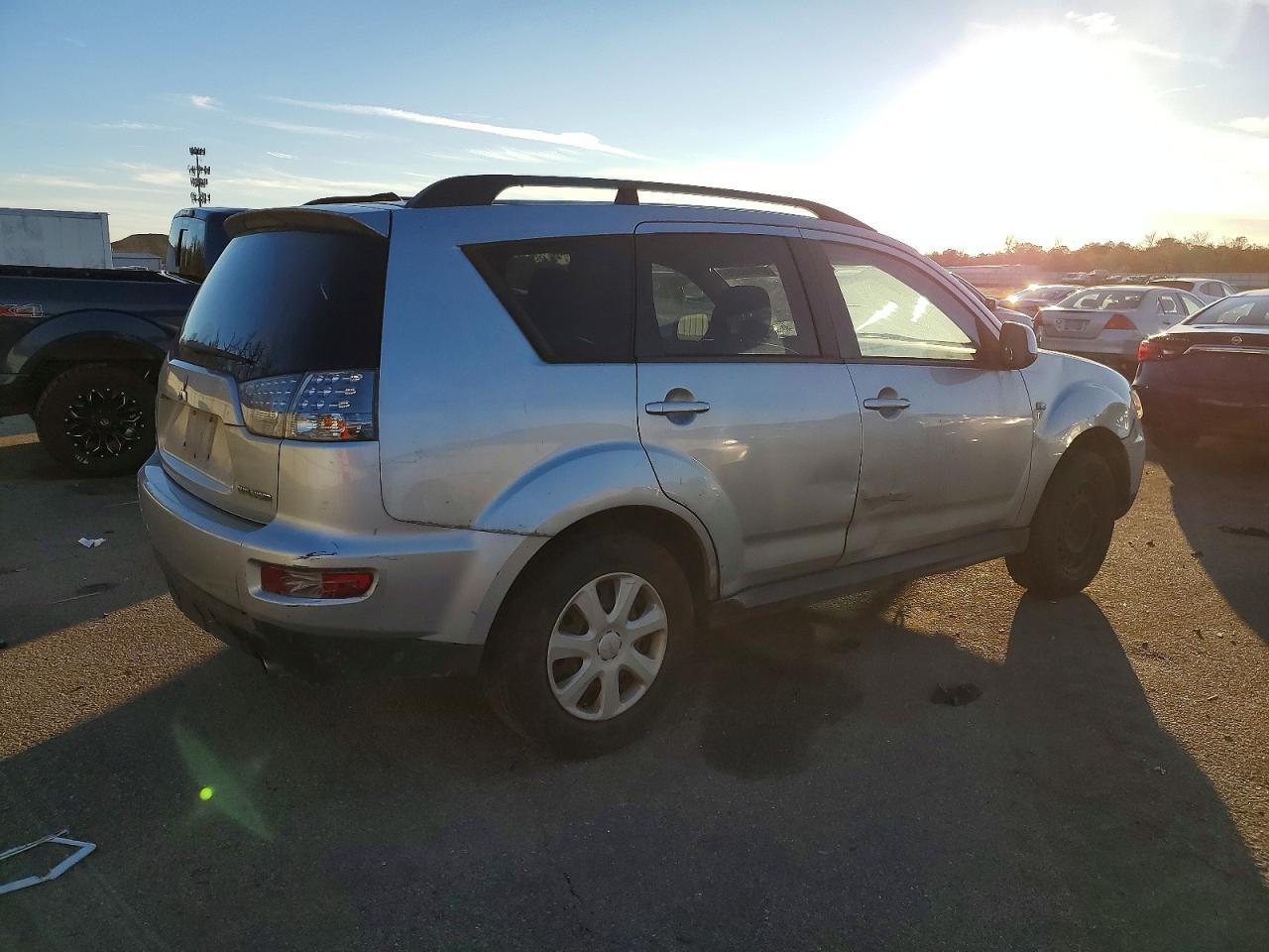 2012 MITSUBISHI outlander