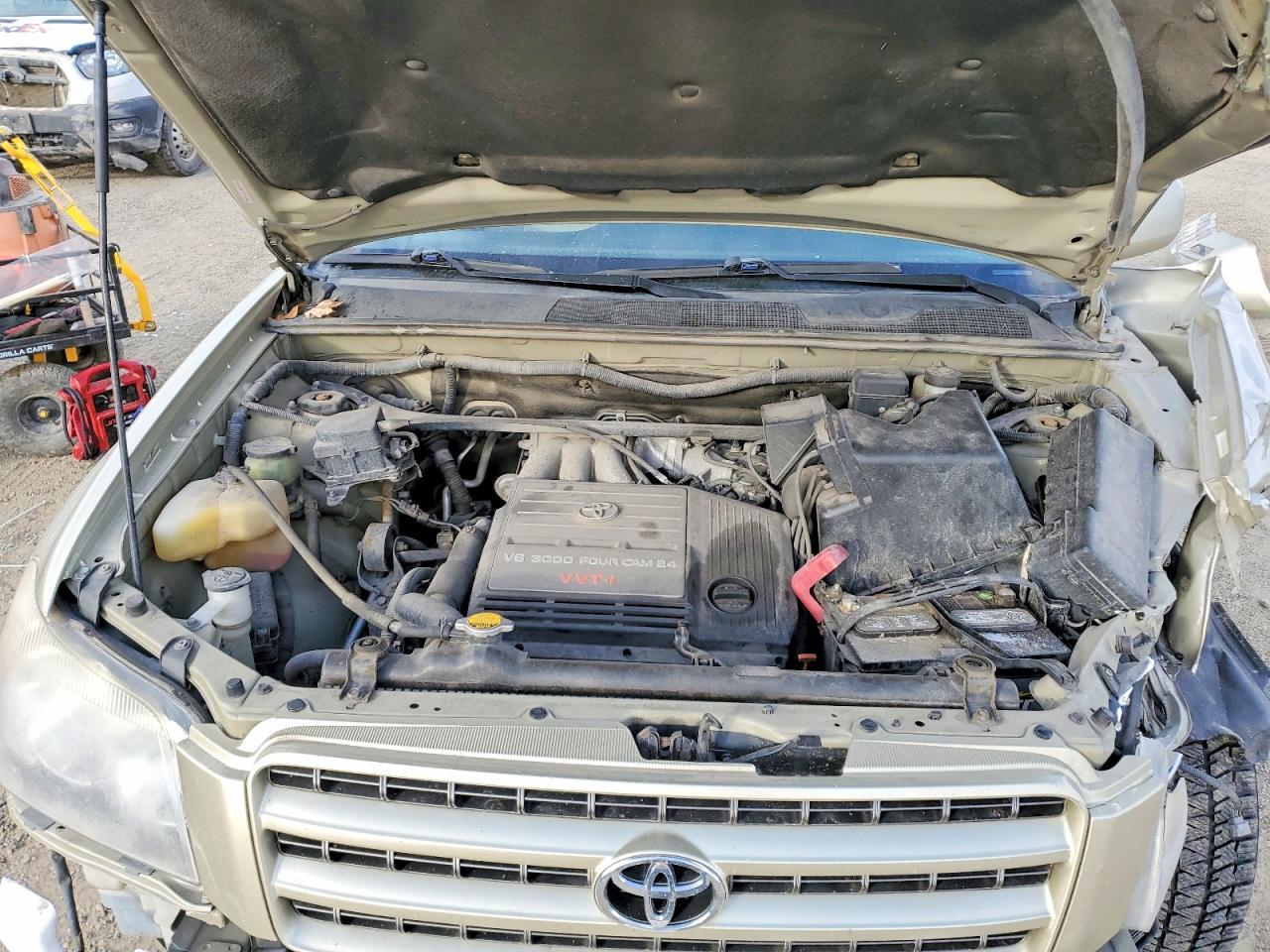 2001 TOYOTA HIGHLANDER