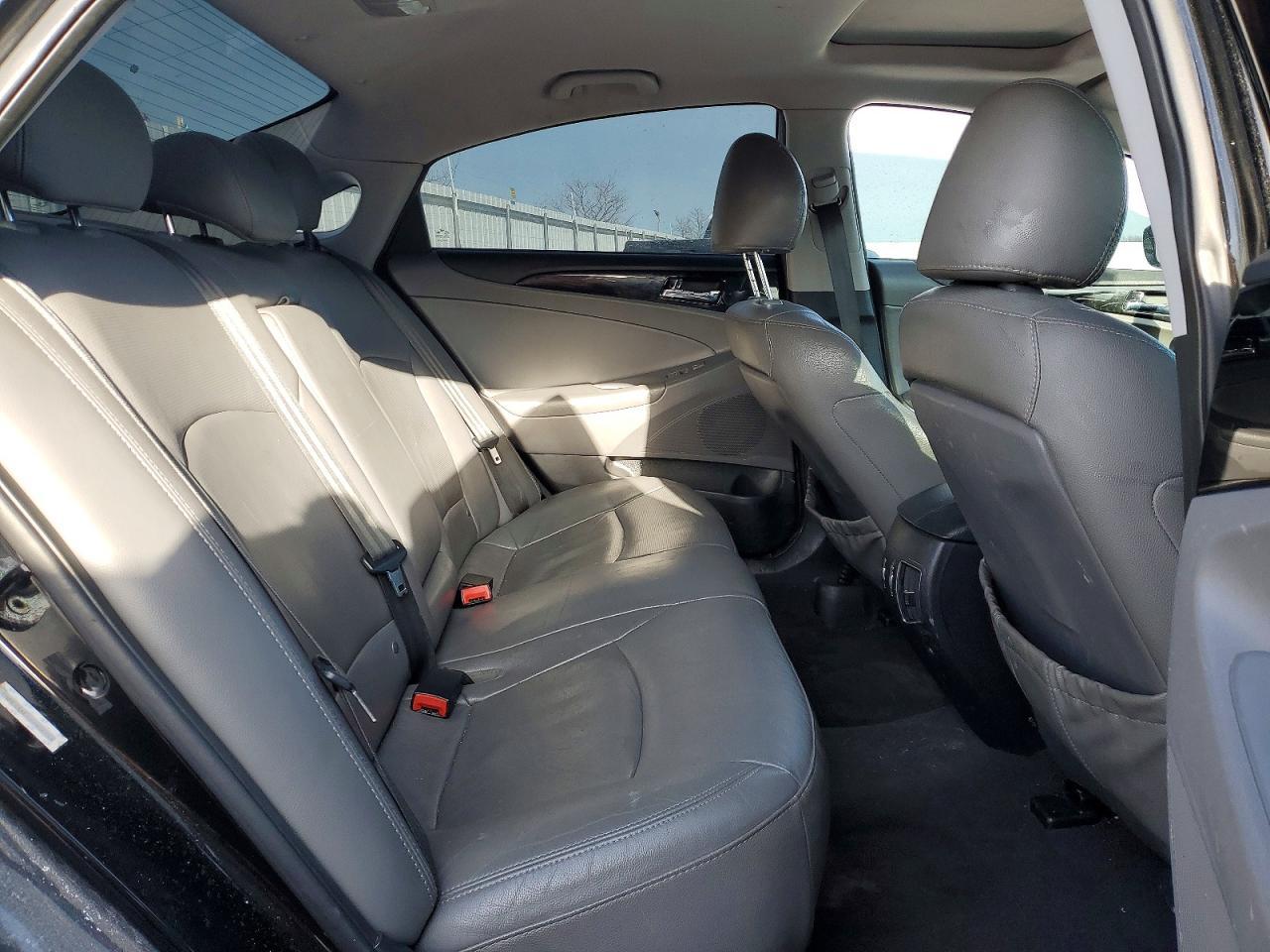 2011 HYUNDAI SONATA