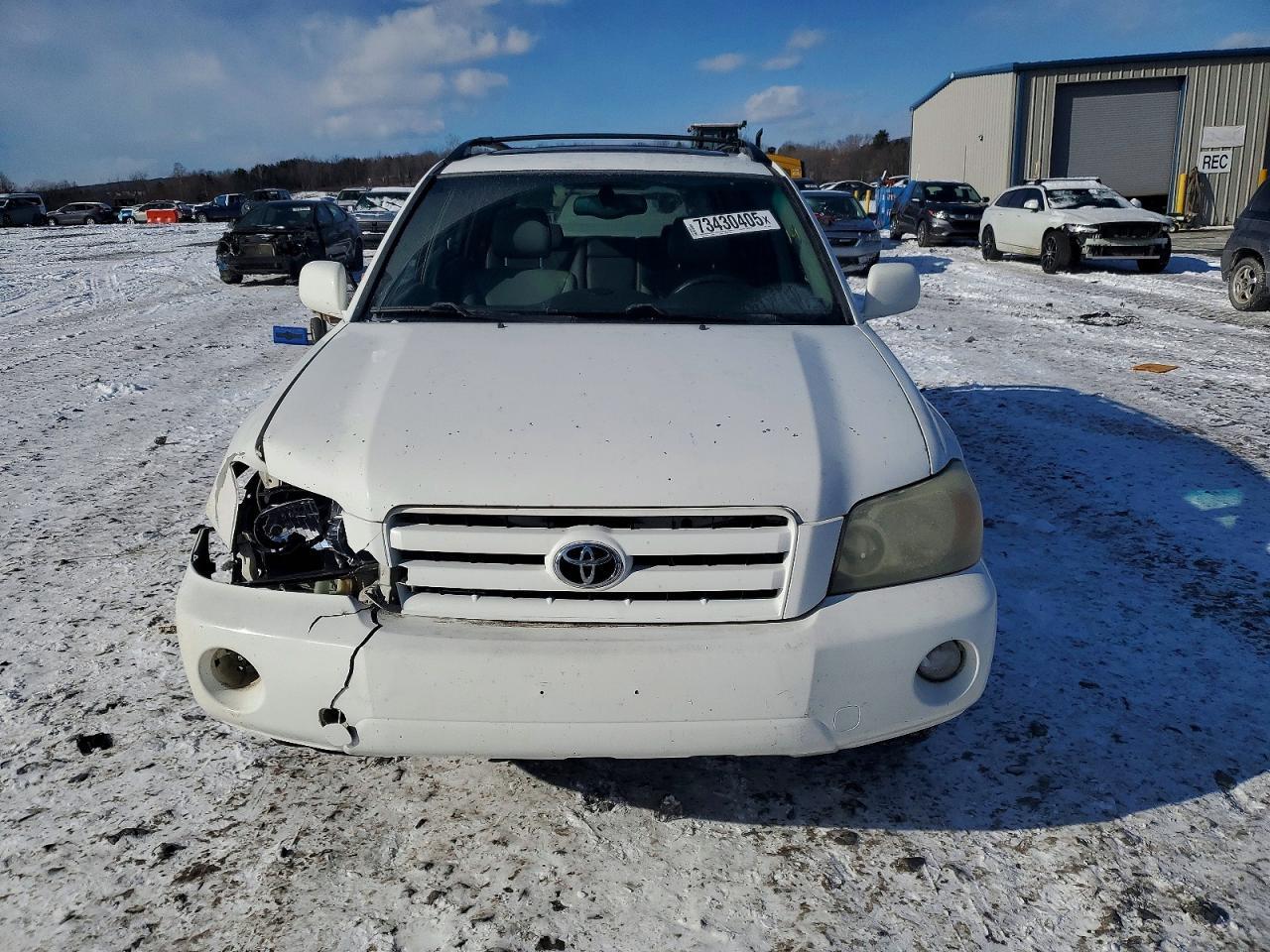 2004 TOYOTA HIGHLANDER