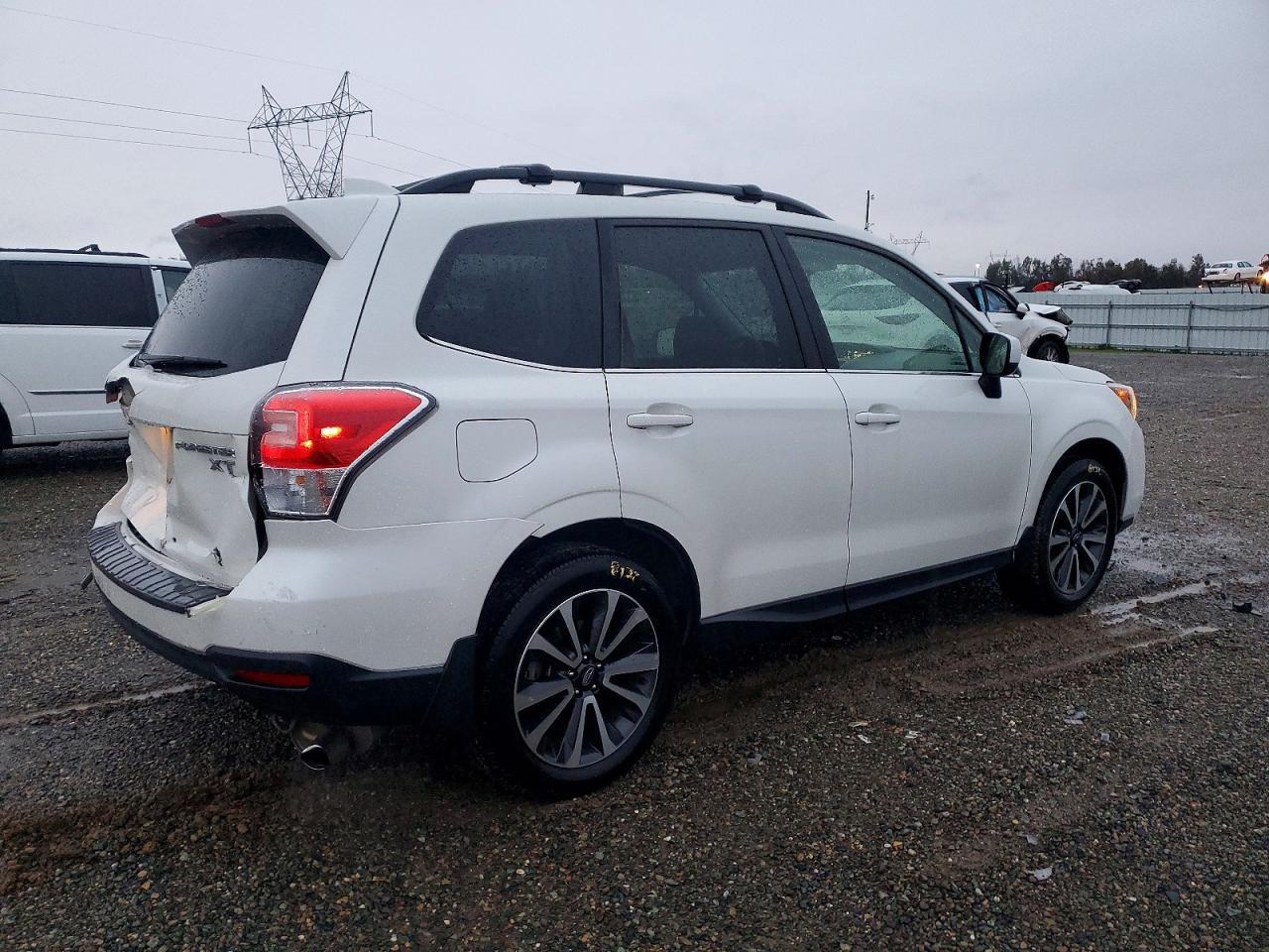 2017 SUBARU FORESTER