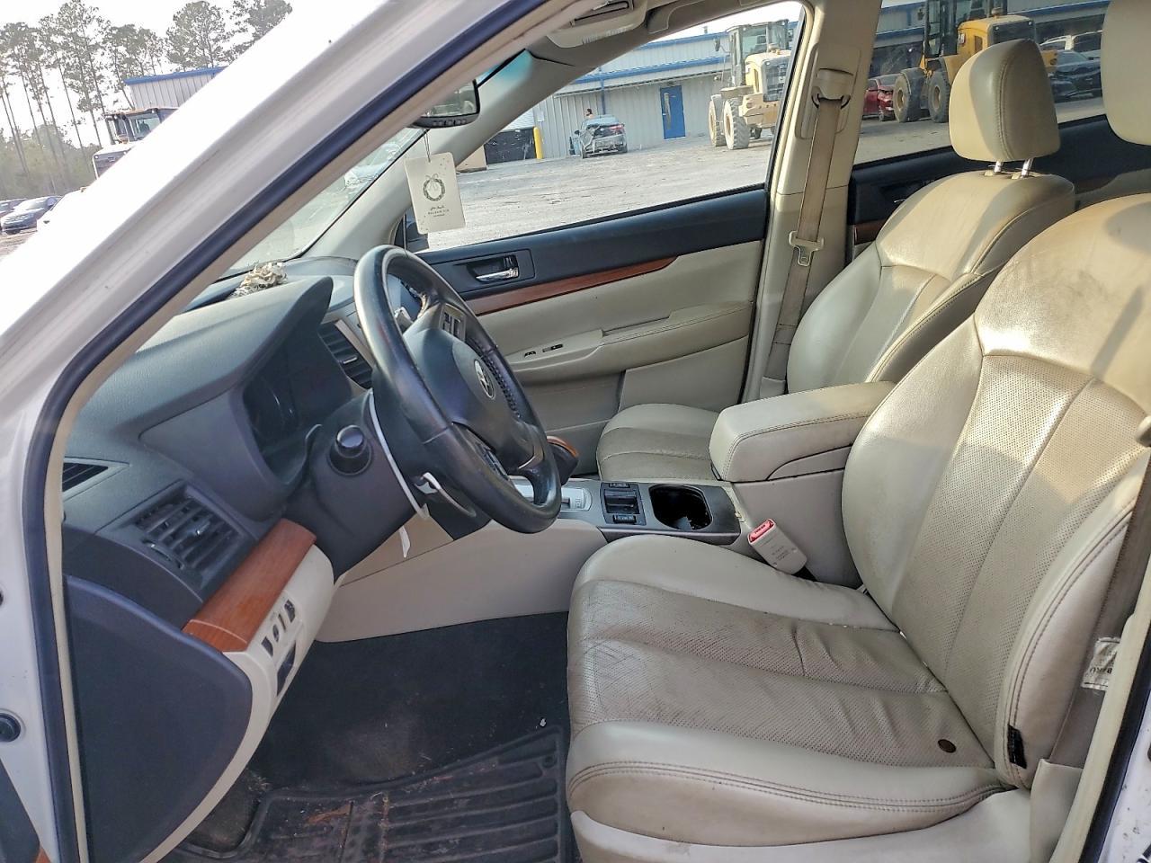 2014 SUBARU Outback