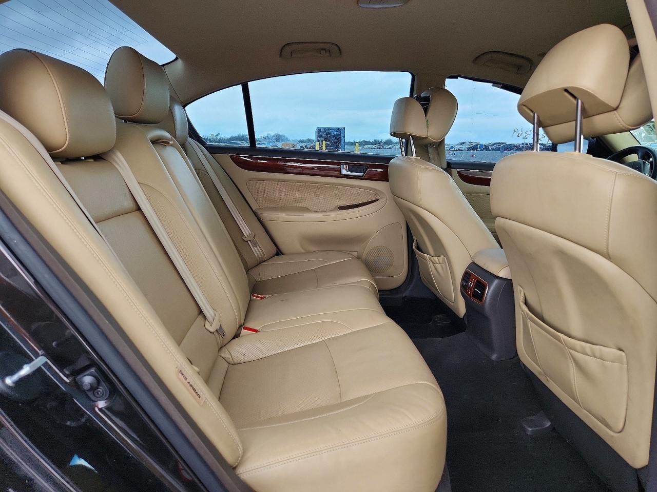 2013 HYUNDAI GENESIS
