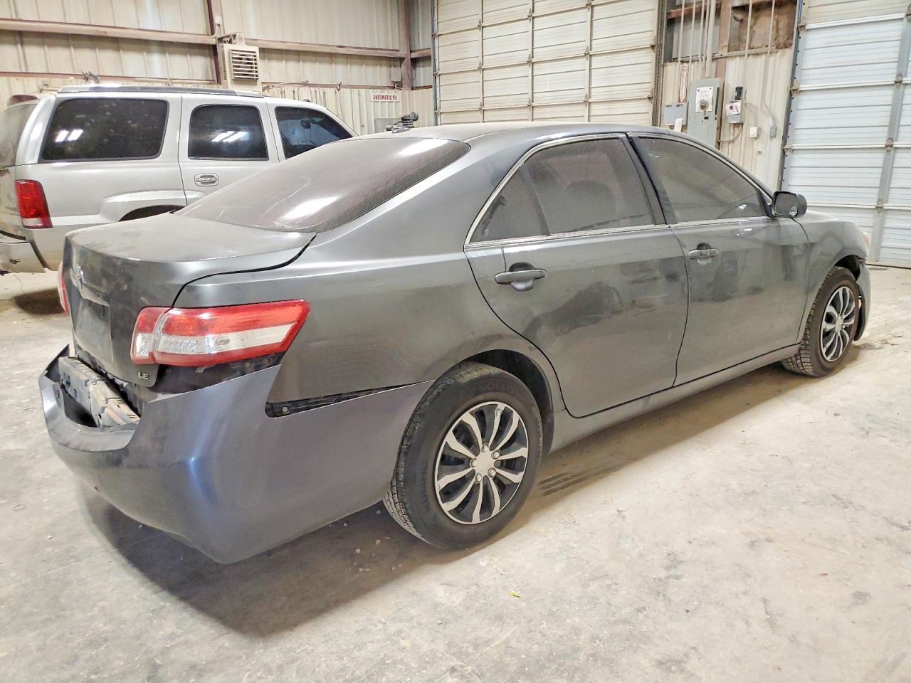 2011 TOYOTA CAMRY