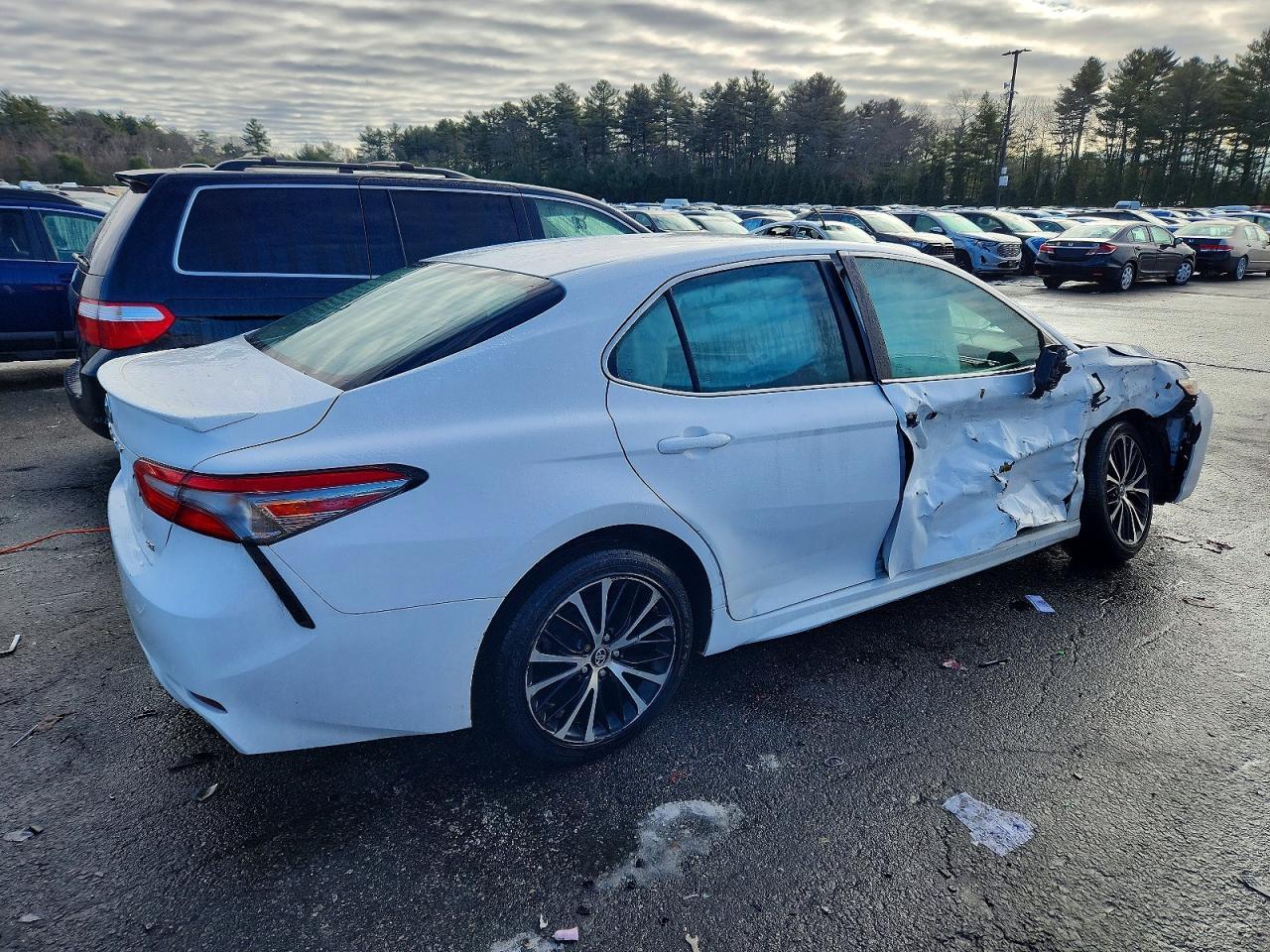 2018 TOYOTA CAMRY