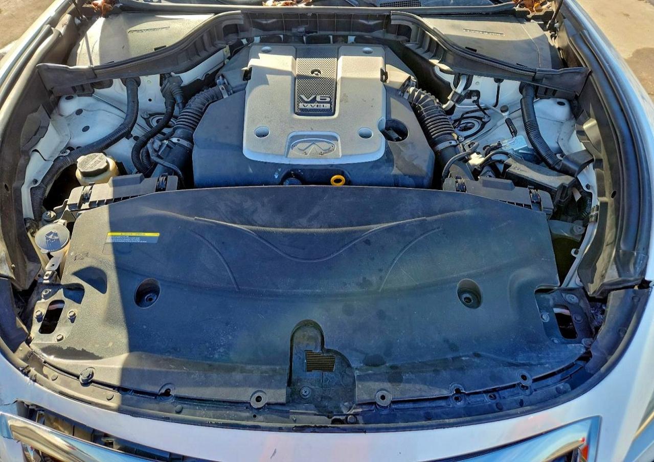 2016 INFINITI Q70