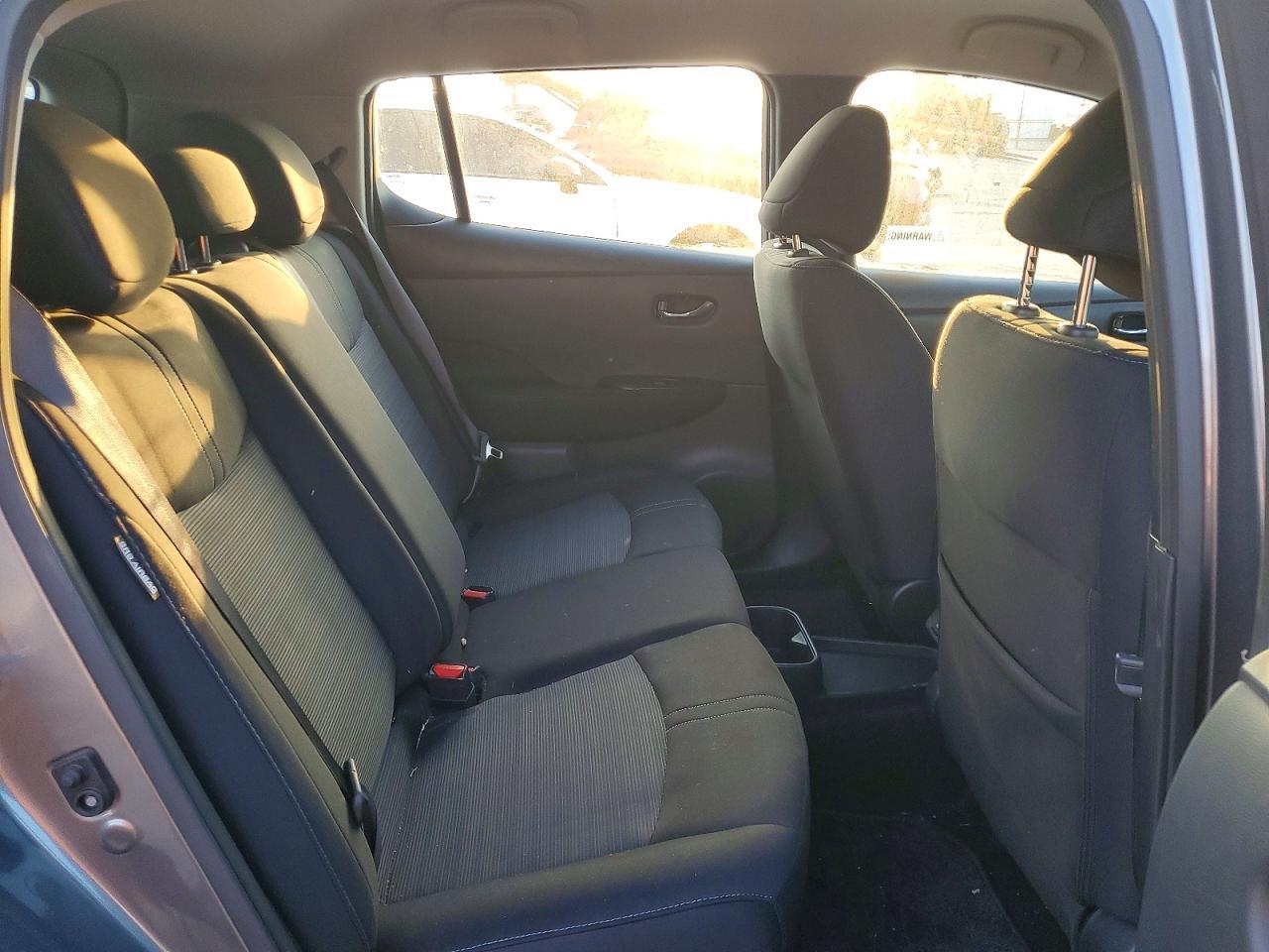 2023 NISSAN LEAF