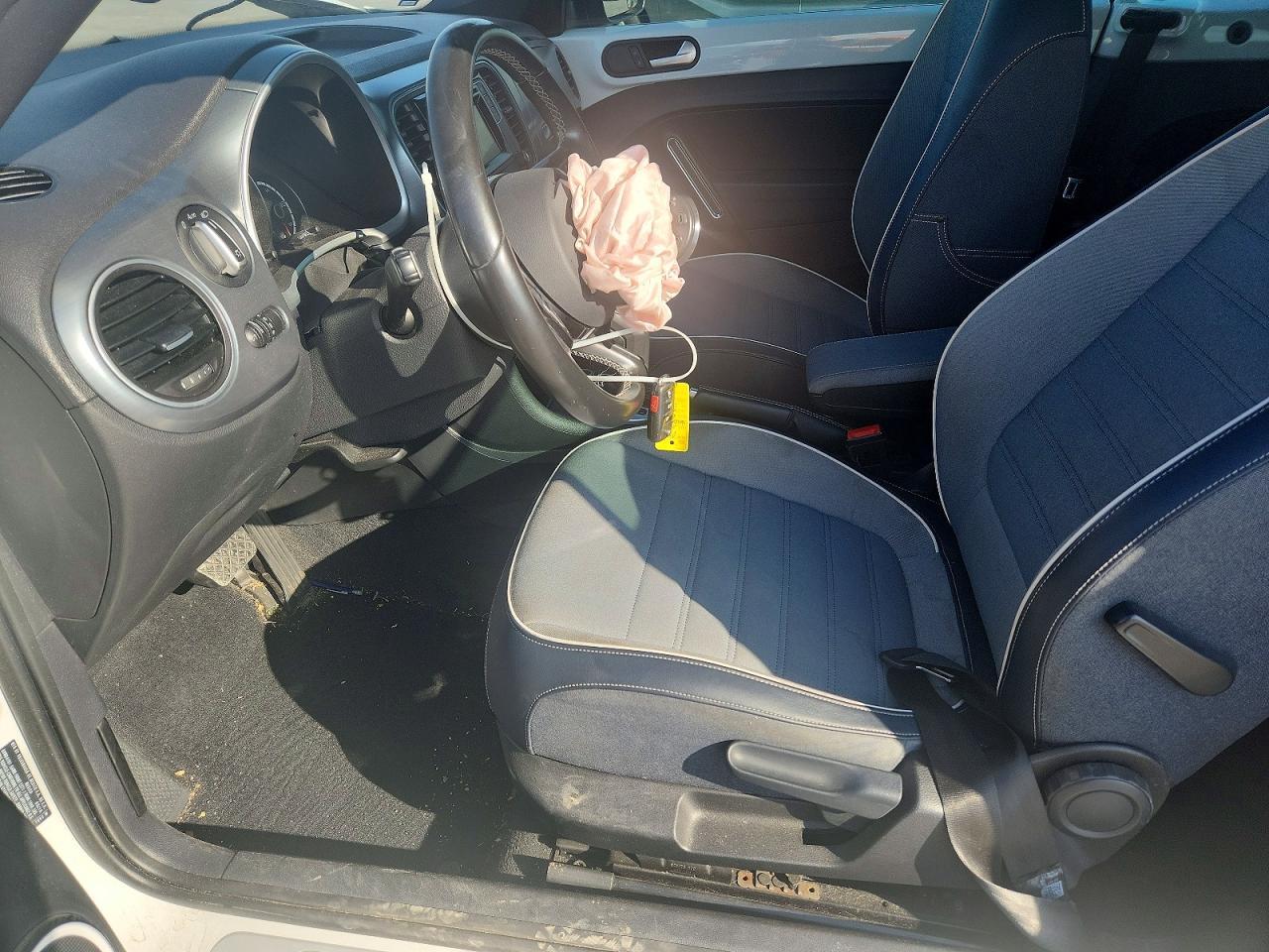 2016 VOLKSWAGEN Beetle