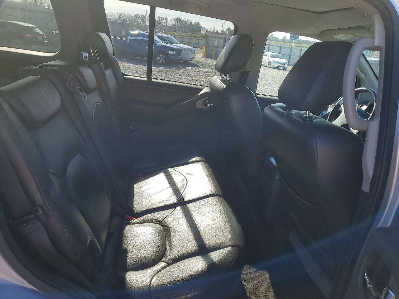 2011 NISSAN PATHFINDER