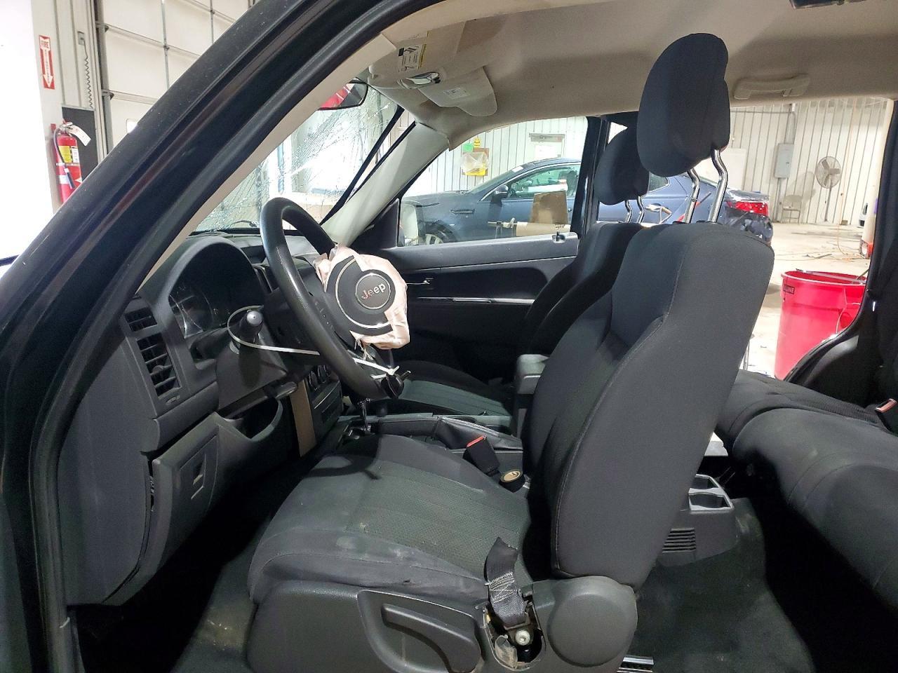 2012 JEEP Liberty