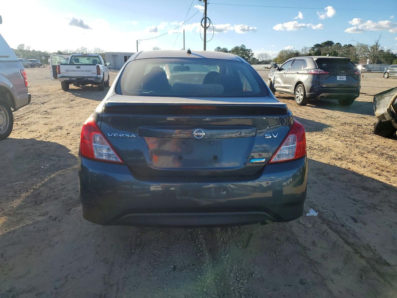 2016 NISSAN VERSA