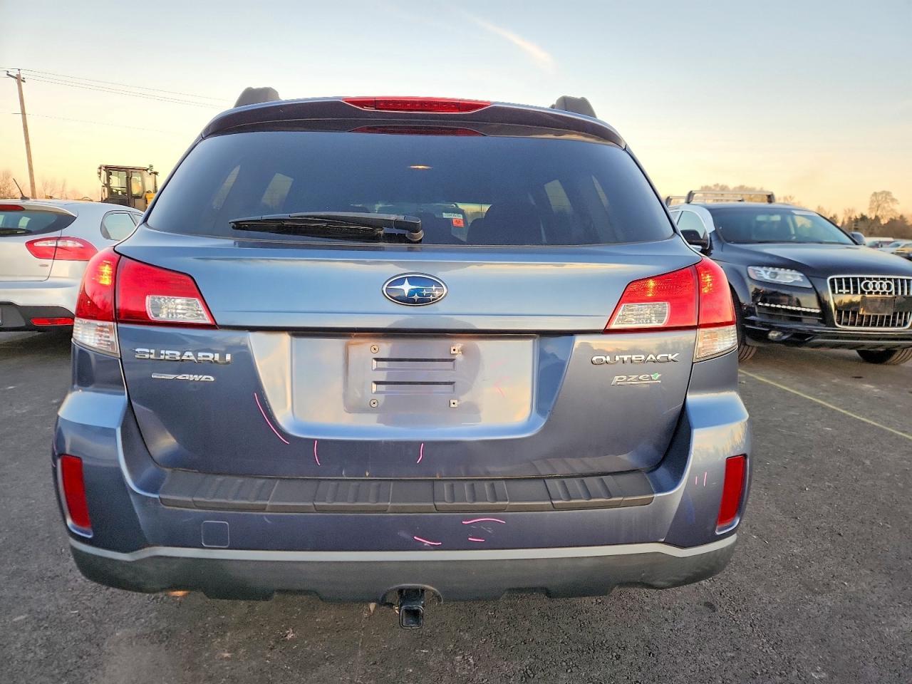 2013 SUBARU Outback