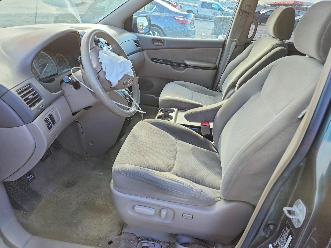 2005 TOYOTA SIENNA