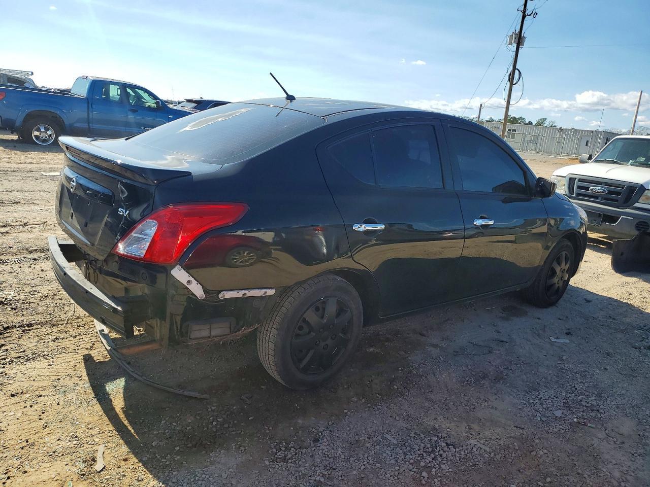 2019 NISSAN VERSA