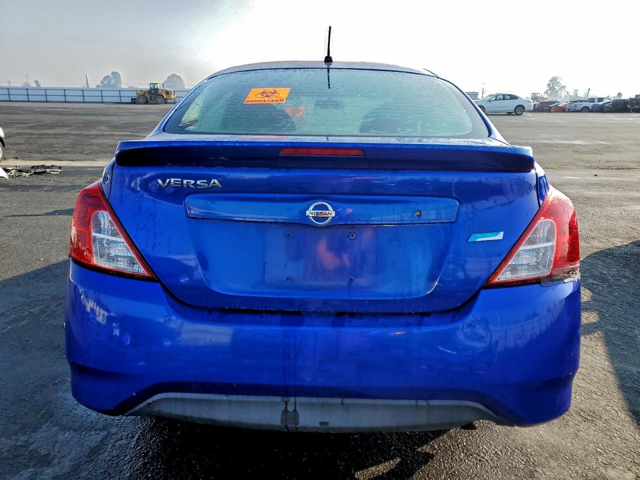 2015 NISSAN VERSA