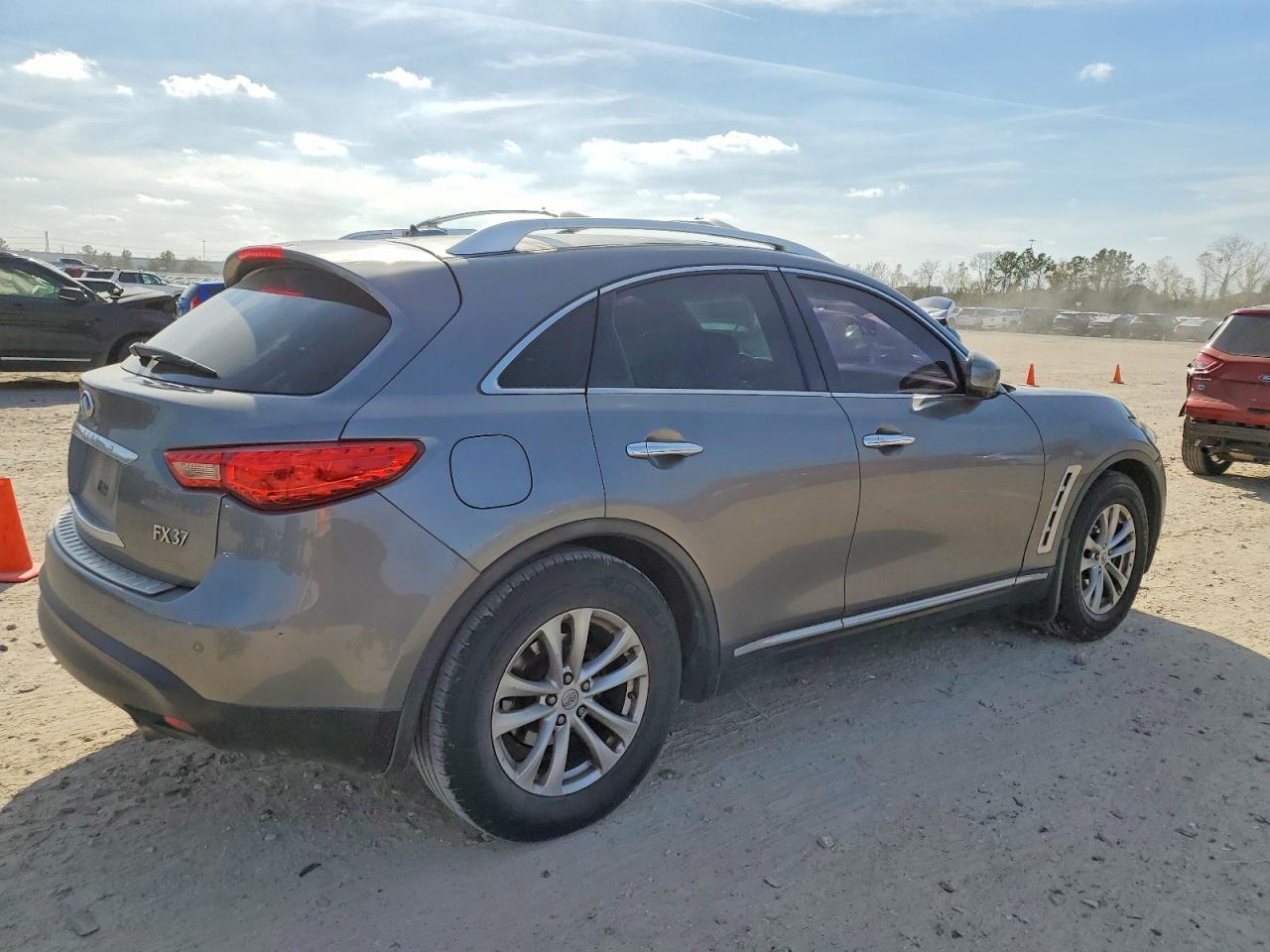 2013 INFINITI FX37