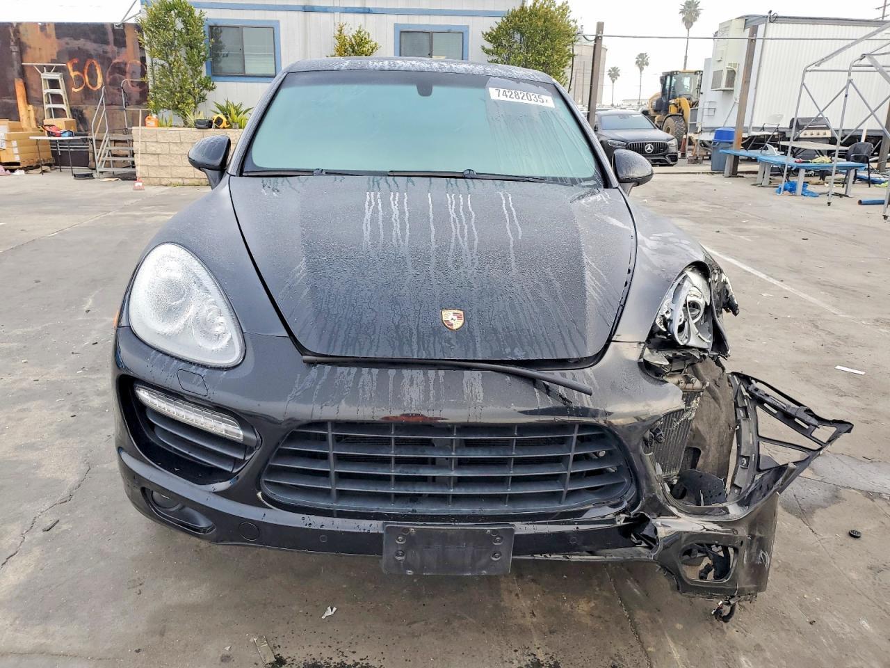 2011 PORSCHE CAYENNE