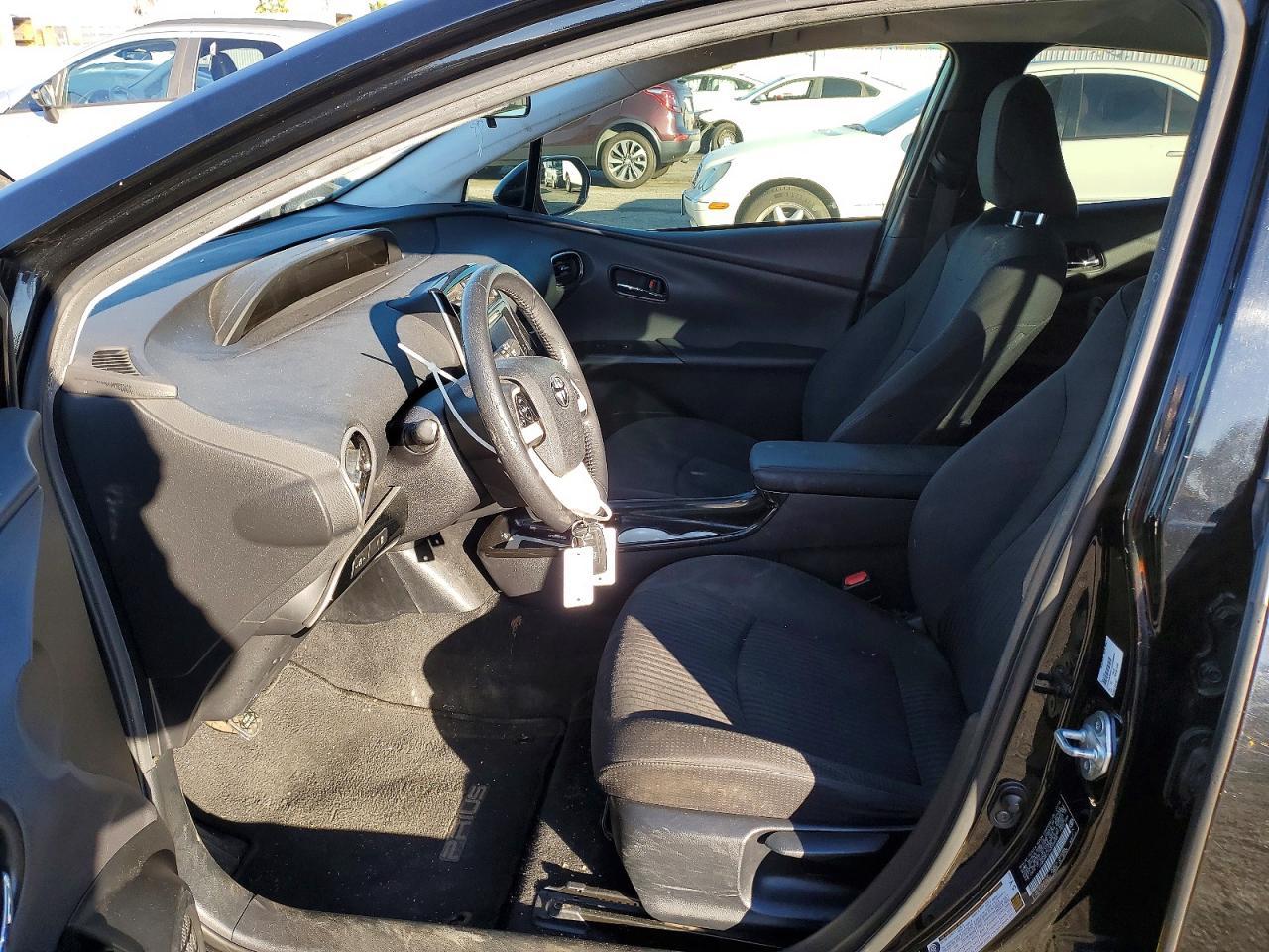 2016 TOYOTA PRIUS