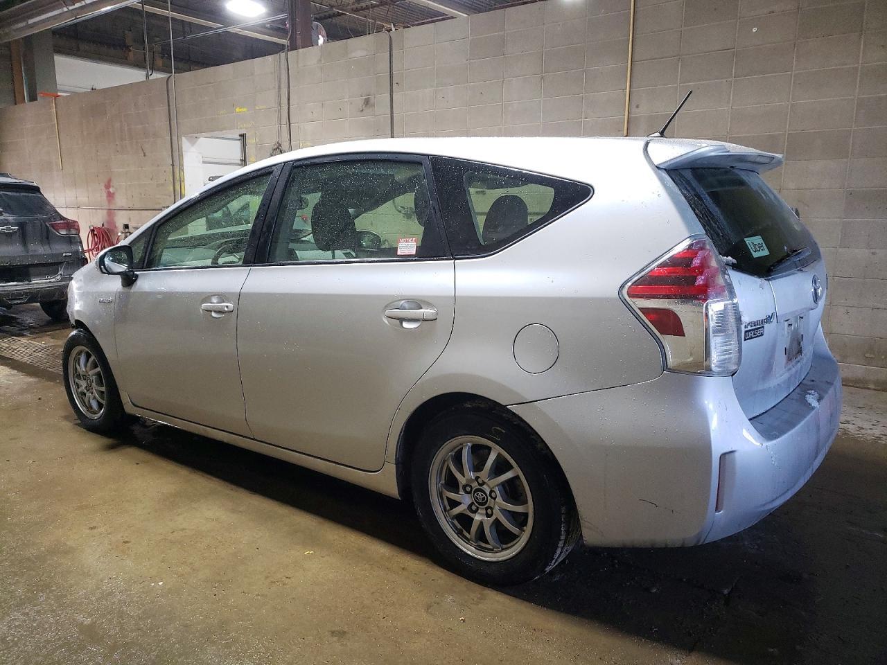 2016 TOYOTA PRIUS V