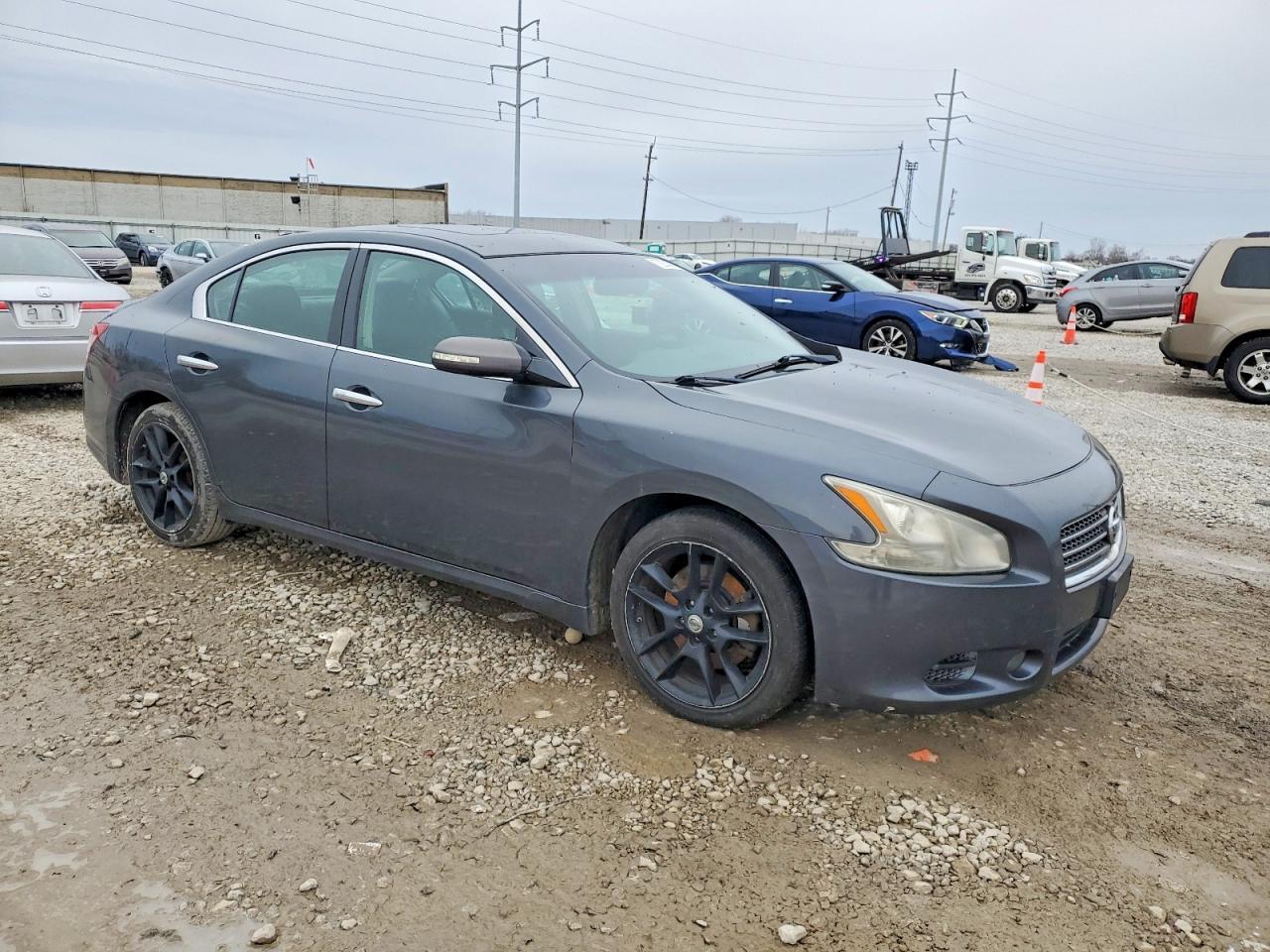 2011 NISSAN Maxima