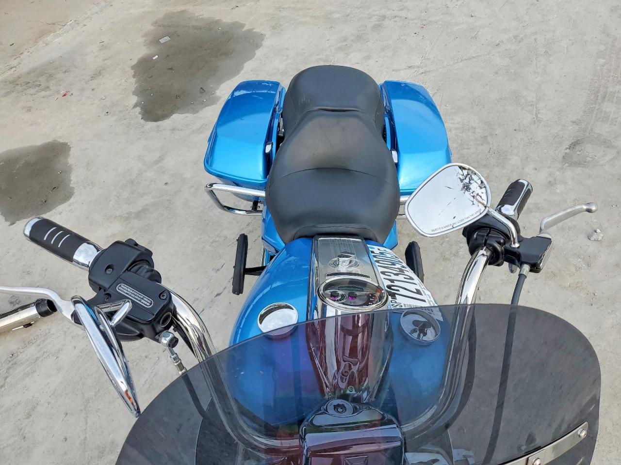2011 HARLEY-DAVIDSON Flhr