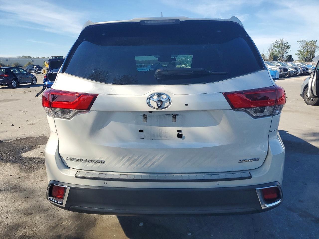 2017 TOYOTA HIGHLANDER
