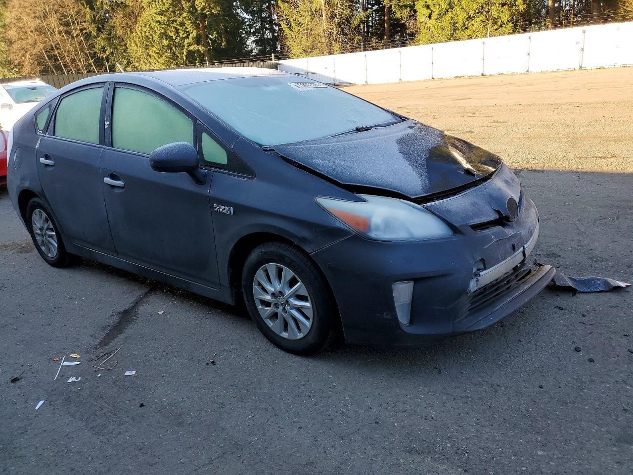 2014 TOYOTA Prius Plug-In
