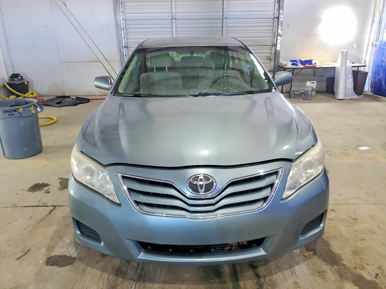 2011 TOYOTA CAMRY