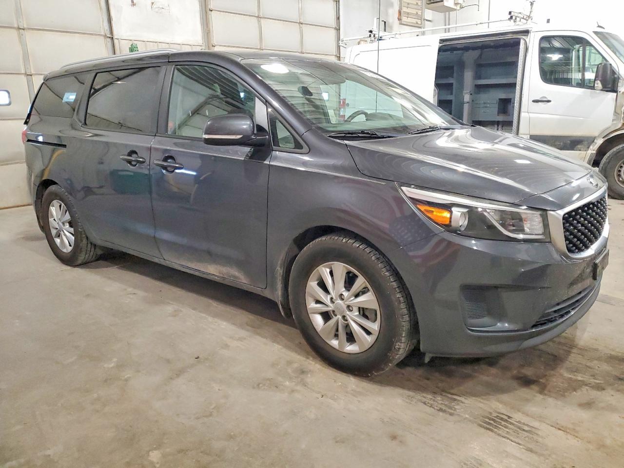 2016 KIA SEDONA