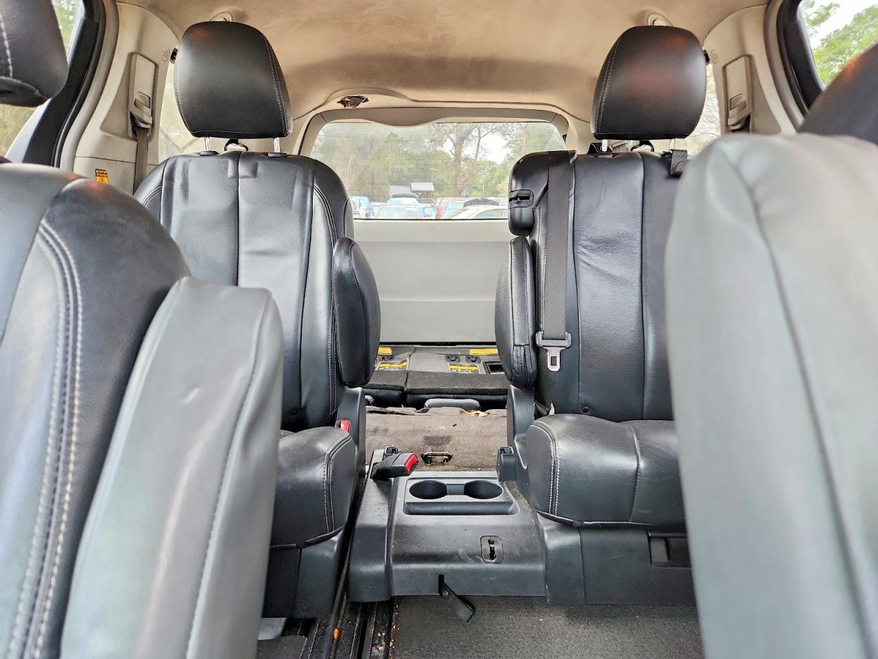 2014 TOYOTA SIENNA